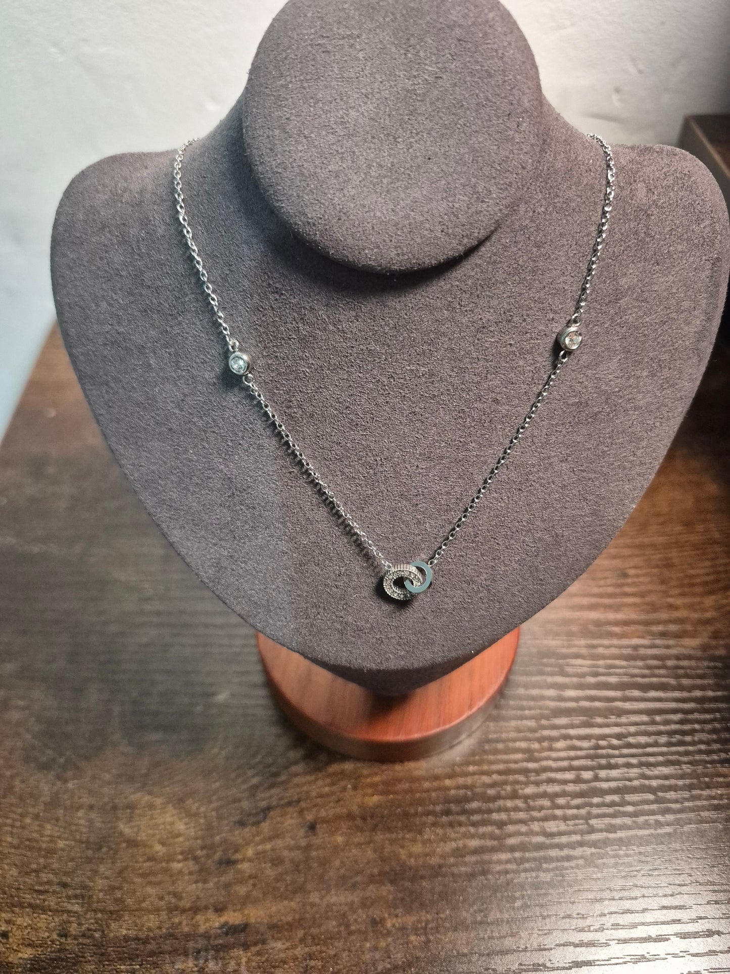 Collier cercle brillant