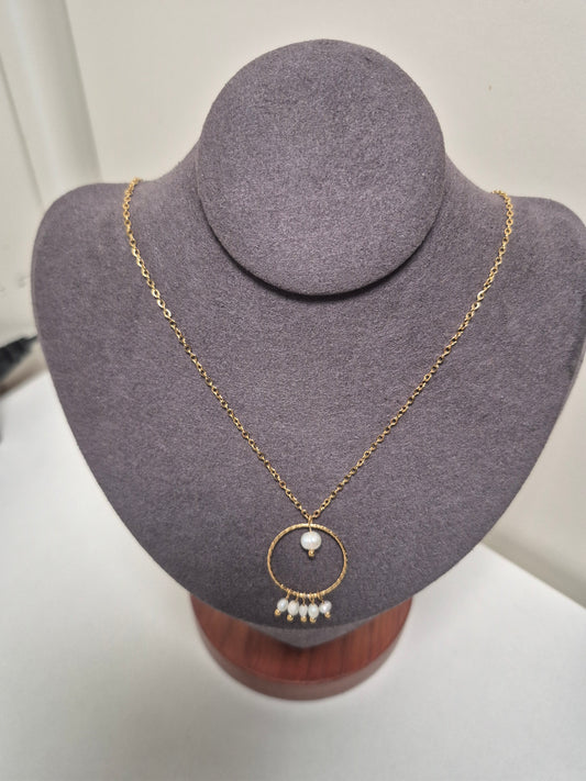 Collier cercle doré et perles – Acier inoxydable