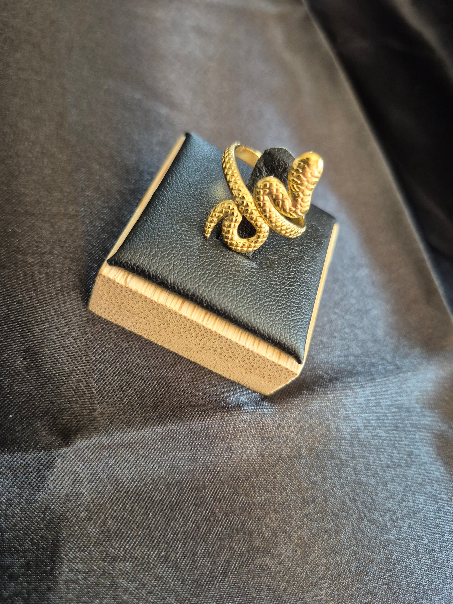 Bague serpent